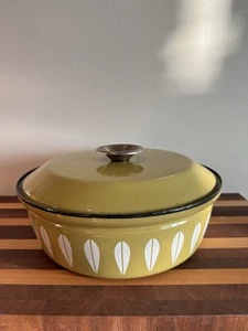Vintage Catherine Holm of Norway Enamel Avocado Lotus 10.5" Dutch Oven - Picture 1 of 15
