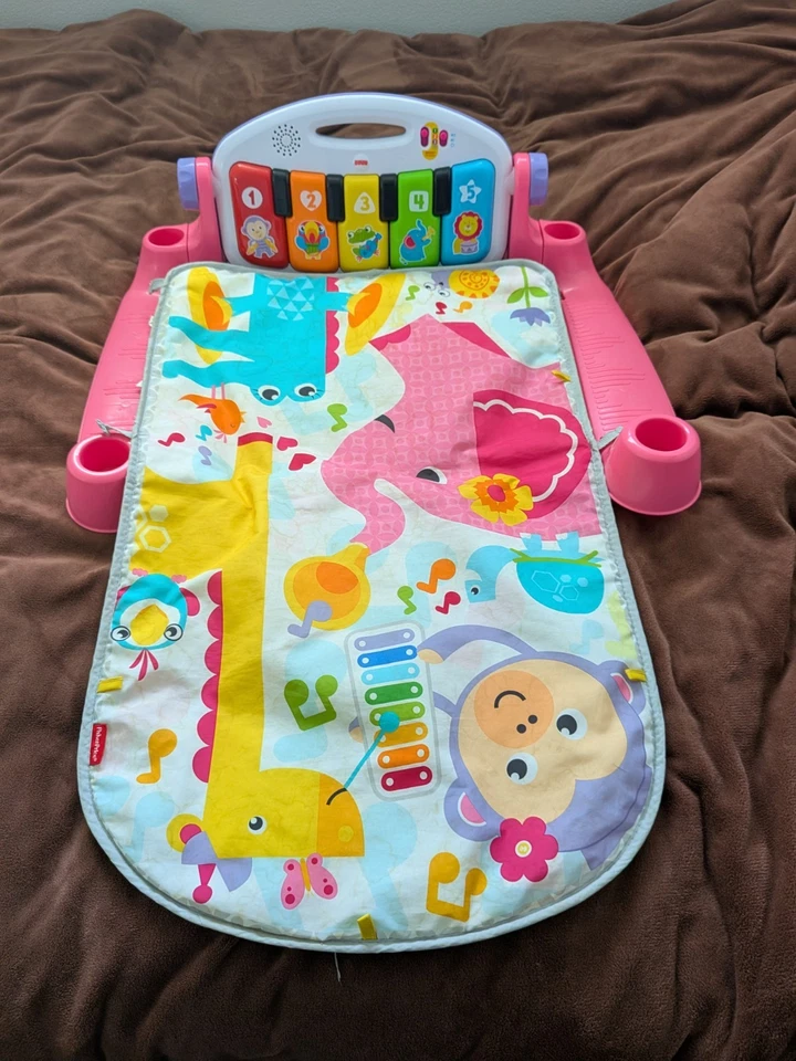 Коврик для обучения игре на фортепиано для девочек Fisher-Price Deluxe  - Изображение 1 из 3