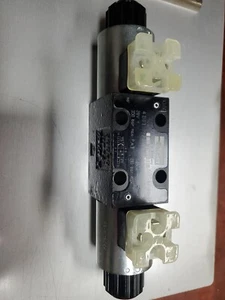 Parker 026-54185-D, 4D01 3208 0302 C1G0D Valve - Picture 1 of 4