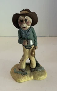 Estatuilla de vaquero de resina de pie con taza - tema occidental - Imagen 1 de 4