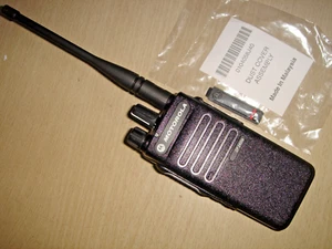 Motorola DP2400e UHF 403-527MHz DMR Digital c/w NEW HOUSING batt, clip & antenna - Zdjęcie 1 z 8