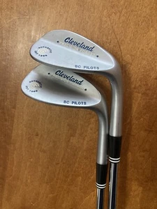 CLEVELAND Precision Forged 52* & 58* Wedge Set BC (BETHEL COLLEGE) PILOTS STAMPS - Picture 1 of 7