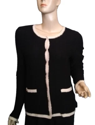 Suéter Cárdigan Bloomingdales Blanco y Negro Manga Larga Talla L Precio de venta sugerido por el fabricante $180 Foto 1 de 4