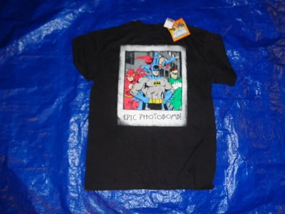 Camiseta Gráfica Niños Nueva Con Etiquetas XL EPIC PHOTOBOMB JUSTICE L EAGUE NUEVA CON ETIQUETAS Foto 1 de 3