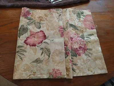 Cenefa floral rosa Wamsutta EE. UU. 18"x84" acogedora casa romántica Foto 1 de 4