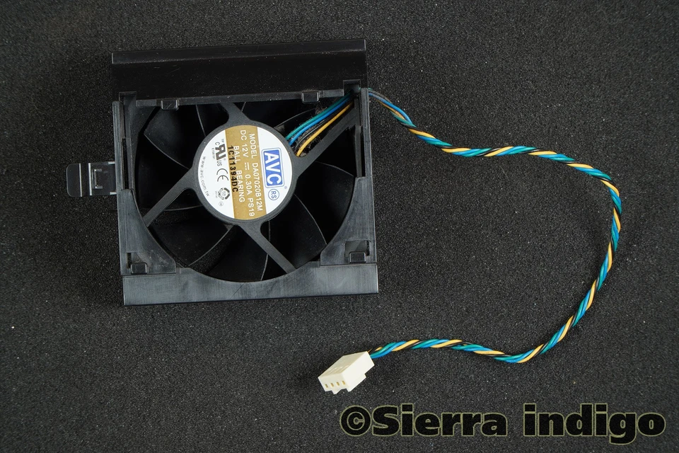 Fujitsu Primergy TX120 S3 Fan holder for 3.5-inch HDDs with DA07020B12MPS19 - Image 1 of 1