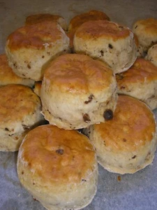 6 HOME MADE DATE SCONES Free Postage Family Bakery Shop - Picture 1 of 2