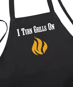 Divertidos delantales para parrilla enciendo parrillas, delantales de cocina negros para hombres, idea de regalo para barbacoa - Imagen 1 de 4
