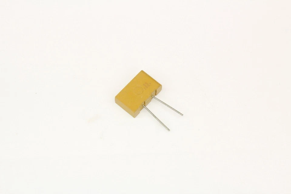 LOTE DE DIEZ KEMET T330D566K015AS Foto 1 de 1