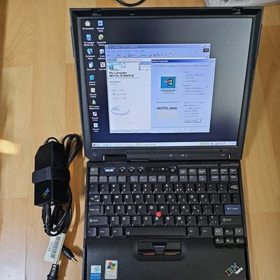 IBM ThinkPad X31 Pentium M 1,6 GHz, 1 GB de RAM, disco duro de 30 GB, cargador Foto 1 de 3