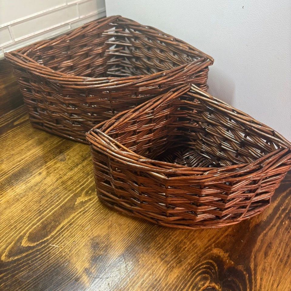 2 cestas esquineras de mimbre marrón Foto 1 de 4