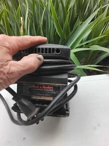 BLACK+DECKER ORBIT FINISH SANDER 1/4 sheet no.7445 120v 1.6 a My Shop Sander - Picture 1 of 5