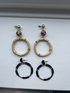 2 pairs of hoop earrings. Bamboo Pair and Black/gold Pair - Picture 1 of 4