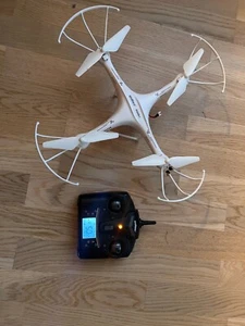 UDI RC Swan U42 4-Channel 2.4GHz 6-Axis Gyro Quadcopter with 720p HD Camera, Alt - Picture 1 of 8