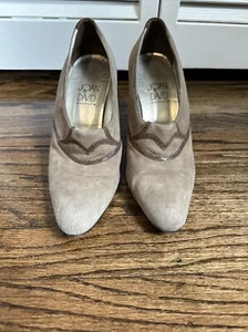 Joan & David Suede Heels 7M Pointed Toe Tan Beige Dust Bag - Picture 1 of 13