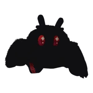 Squishable Baby Mothman Fuzzy Umhängetasche schwarz rot - Bild 1 von 9