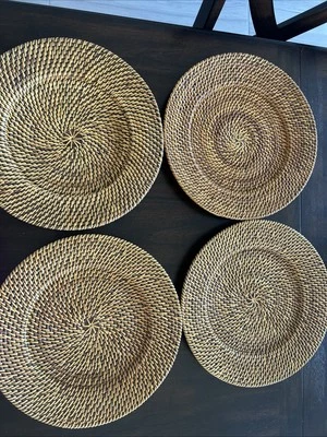 "Juego de 4 cargadores tejidos de mimbre ratán 13,75"" usados en excelente estado" Foto 1 de 4