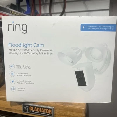 Ring 88FL000CH000 Security Camera With Floodlight 110 to 220 V 1080 Pixel Whi - Image 1 of 3