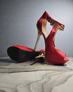 Fetisch High Heels Made By BeBe Gr. US10 rot mit Goldakzenten - Bild 1 von 5