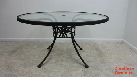 Landgrave Patio Porch Outdoor Round Dining Dinette Table Cast Classics A Cover