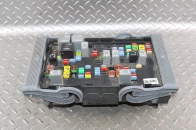 Caja de fusibles de motor Chevy Suburban 1500 2010-2014 OEM Foto 1 de 4