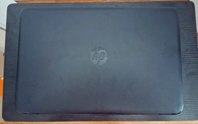 Portátil HP 15-af131dx 15,6" (500 GB HDD, AMD A6-5200, 2,00 GHz, 4 GB RAM) - Negro - Imagen 1 de 4