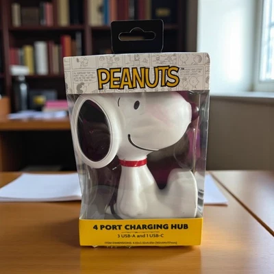 Peanuts Snoopy 4-Port Charging Hub - Image 1 of 4