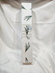 Woods Of Windsor Lilly Of The Valley 6 hojas perfumadas para cajones nuevas en caja - Imagen 1 de 9
