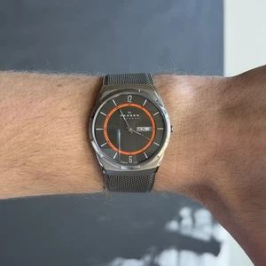 Skagen Melbye grau/orange Zifferblatt Titan Mesh Herrenuhr SKW6007 - Bild 1 von 12