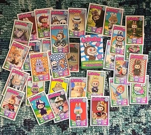 Labubu The Monsters Argentina 32 Karten Pack Box Flashgondor Lesen** - Bild 1 von 12