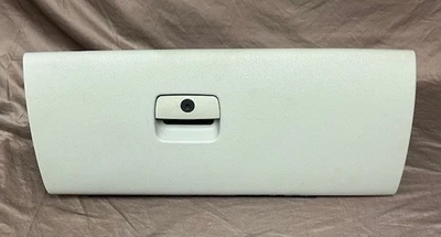 OEM, GLOVEBOX, GM, LIT GRAY, W/NOTCH, 2007-2014 CHEVY TAHOE, SILVERADO, SUBURBAN - Изображение 1 из 4