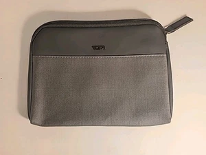 Tumi by Delta 6 1/2"X 8 1/2" Clutch Tasche - Bild 1 von 7