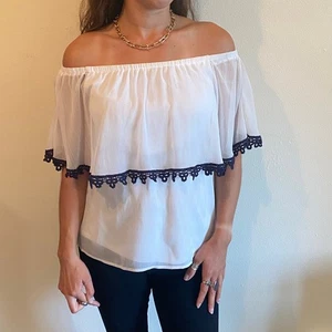 Blusa Charlie blanca fuera del hombro - Imagen 1 de 8
