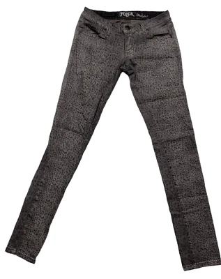 Pantalones de mezclilla Wrangler Rock 47 junior para mujer 0/31 estampado de leopardo tiro ultra bajo Foto 1 de 4