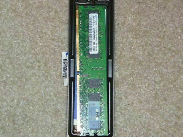 Samsung 2GB (1 x 2GB) 800MHz 240-pin UDIMM DDR2 RAM Module (M378T5663QZ3-CF7)