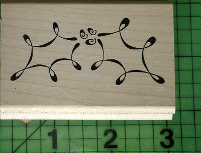 Carimbo de borracha montado em madeira com contorno de folhas e bagas de azevinho por Judikins 2214F  - Imagem 1 de 3