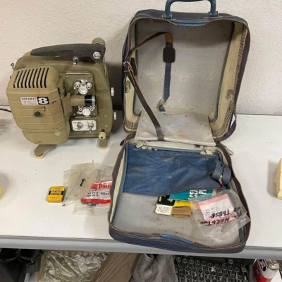 Proyector Vintage Sekonic 8 Modelo 30C con Estuche Cine SIN PROBAR Foto 1 de 4