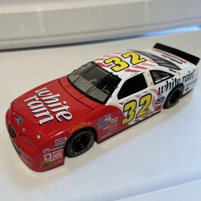 1997 Dale Jarrett #32 White Rain Ford Thunderbird Action ação diecast em escala 1/24 - Imagem 1 de 4