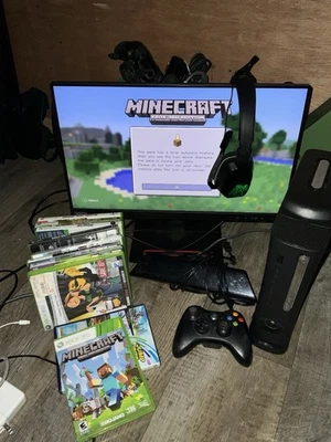 Xbox 360 Bundle - Image 1 of 4