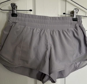 Lululemon Hotty heiße Shorts 2,5 ruhig blau Gr. 6 Laufen Gehen Pickleball - Bild 1 von 6