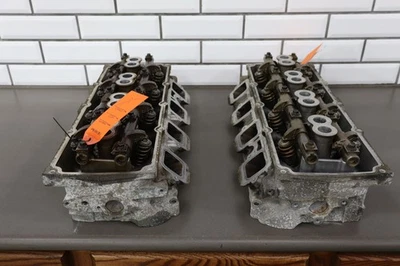 Dodge Charger SRT8 2006-2010 6,1 L Hemi OEM par de culatas izquierda + derecha Foto 1 de 4