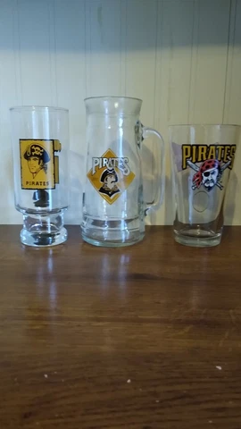 Vintage Pittsburgh Pirates Glasses Cover