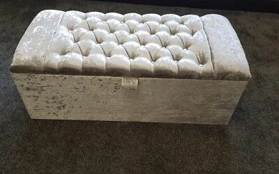 LARGE SILVER SPECIAL CRUSHED VELVET OTTOMAN, TOYS STORAGE FOOTSTOOL, BLANKET BOX - Image 1 of 4