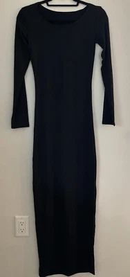 Maxi Vestido Manga Larga Estilo Morticia Negro Sólido con Collar Chocker xsmall-pequeño Foto 1 de 4