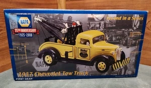 NIB 2000 FIRST GEAR NAPA 75TH ANNIVERSARY 1937 CHEVY TOW TRUCK  - Picture 1 of 17