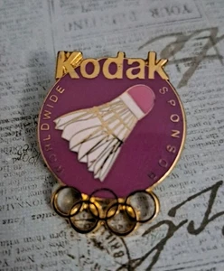 Vintage Kodak Worldwide Sponser Badminton Pin - Bild 1 von 3