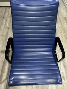 Vintage Herman Miller / Eames Swivel Aluminum Group Lounge Chair MCM - Picture 1 of 17