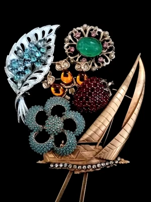 Vintage Lot of 6 Signed Designer Brooches - Image 1 of 4