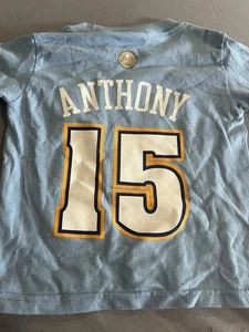 Neu mit Etikett NBA Adidas Denver Nuggets Carmelo Anthony Trikot Shirt Größe 2T - Bild 1 von 9