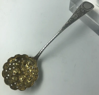 Cucharón de drenaje de tamizado de plata victoriano cuchara de baya tazón dorado J Williams 1892 Foto 1 de 4